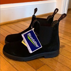 Women’s Blundstone Boots in black suede